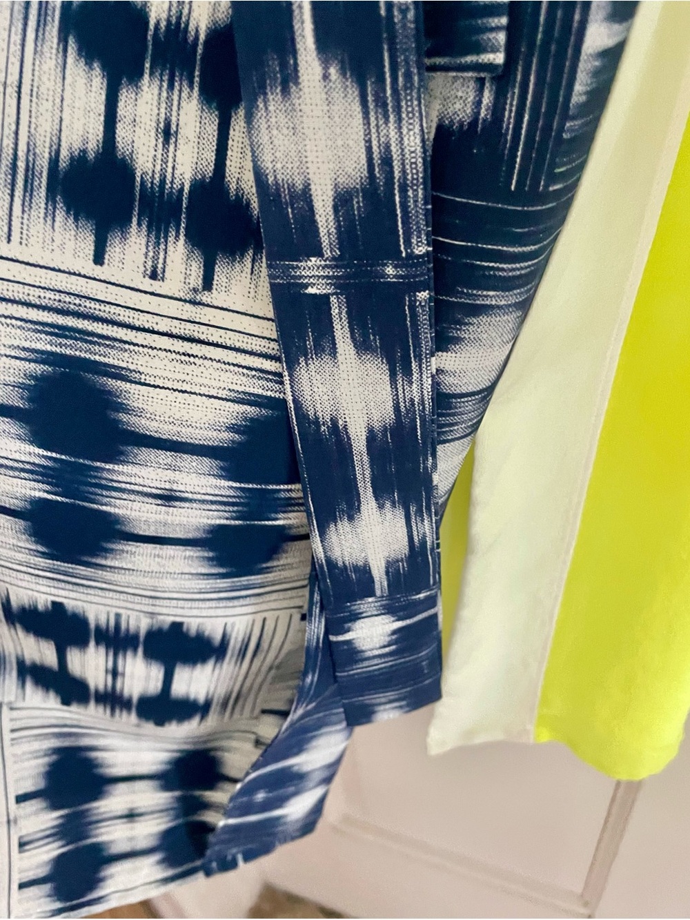 BCBGMaxAzria Navy, White & Neon Yellow SILK Sleeveless Midi Dress - Picture 3 of 8